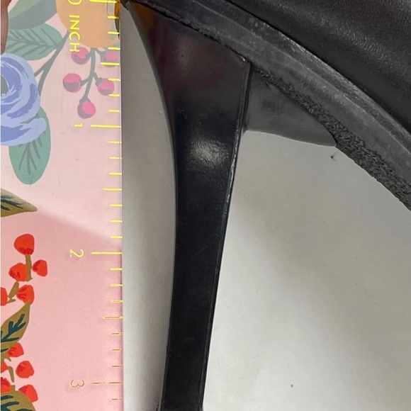 Authentic Gucci Black Leather Ankle Booties. - Picture 7 of 8